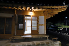 솟을집 한옥스테이