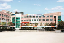 용천중학교