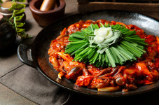 부산아지매국밥 차병원사거리점