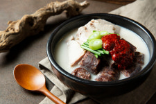 부산아지매국밥 차병원사거리점