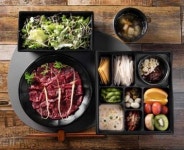 뭉티기가 육회한날