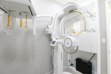 활짝웃는치과교정과치과의원