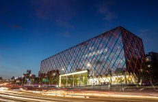 아주네트웍스 랜드로버 한남전시장