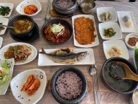 미륵산돌담 한정식