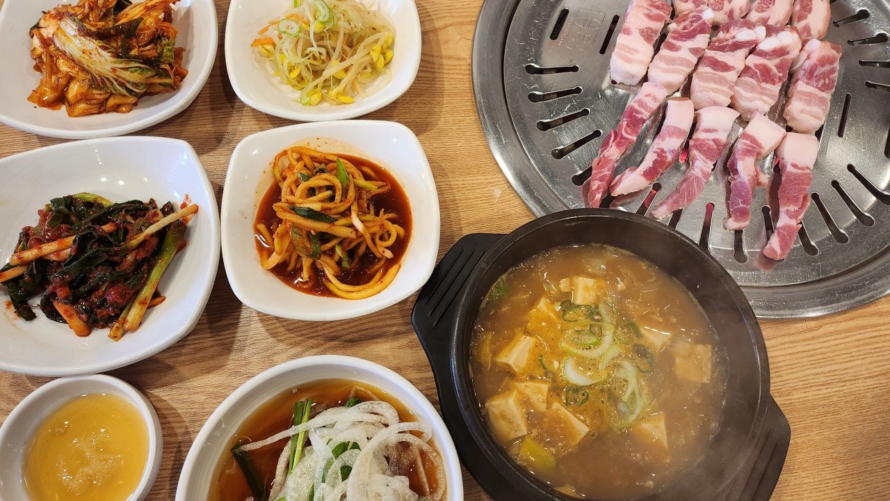 돈뭉치 덕계점
