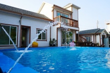 네잎클로버 수영장펜션