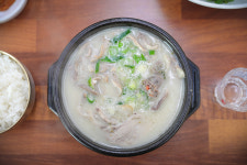 졸또수육돼지국밥