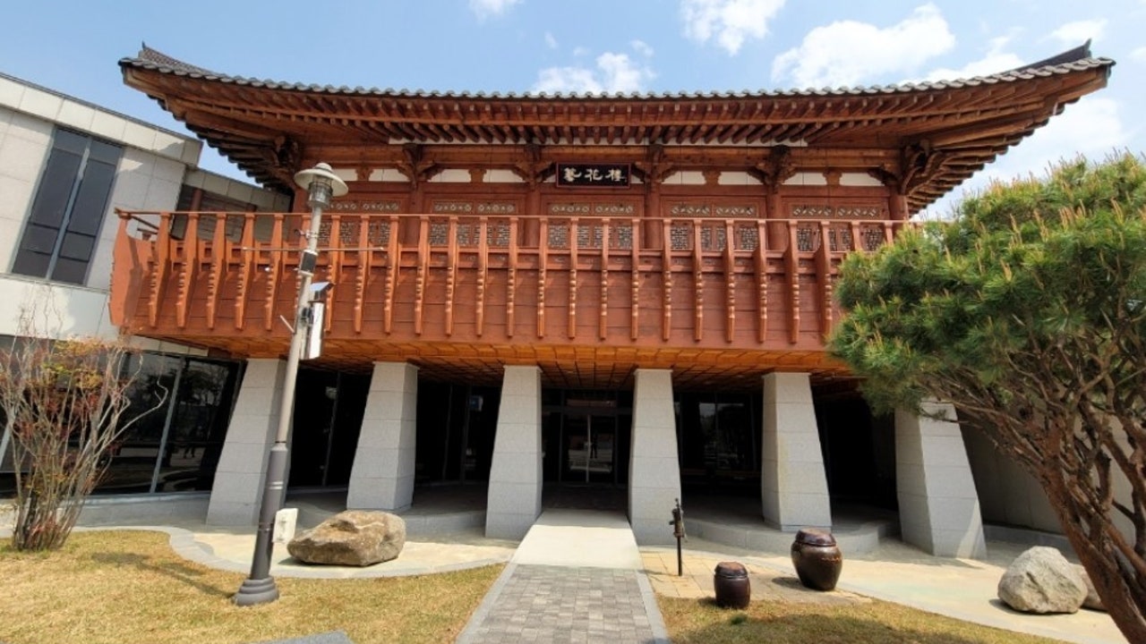 북카페 예화루(삼례행정복지센터2층)