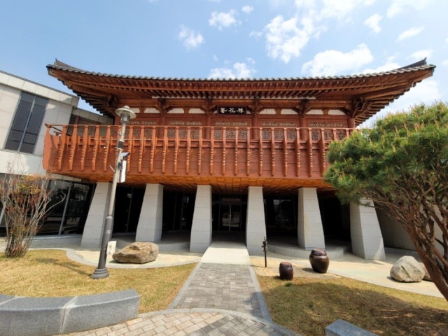 북카페 예화루(삼례행정복지센터2층)