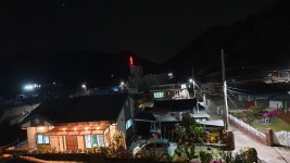 특이네민박