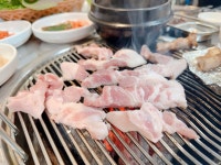 모이세 돈 숯불뒷고기