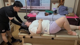 뼈쌤체형교정원의 약발테라피와 약손지압