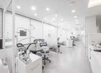 이가웃는치과의원 천안