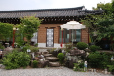 용호강 황토펜션