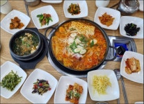 독일마을 멸치쌈밥 촌놈밥상