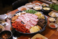 더덕솥뚜껑삼겹살 서문점