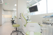 서울봄날치과교정과치과의원