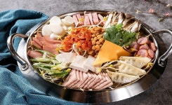 쉐프의부대찌개 & 10번가고깃집 수원탑동점