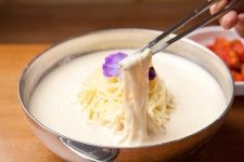 굴림 수제샤브만두&콩국수