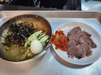 목촌돼지국밥 범방점