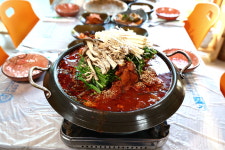 온천골손반죽막국수토종닭