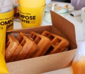 컴포즈커피 정릉아리랑점