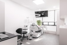 서울바른휘치과의원