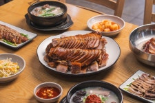 순대야족발먹자