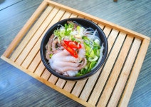 딸만셋의 만두와냉면 번동점