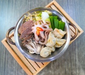 딸만셋의 만두와냉면 번동점