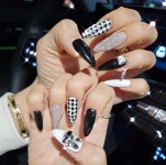 네일이쁘다