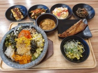돌삐 돌솥비빔밥