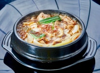 팔백고기집
