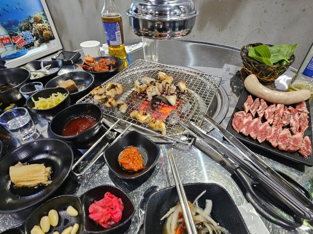 덕이네서 장어굽자