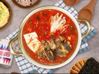 YS food 찌개에 밥이 그냥 뚝딱