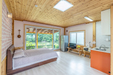 숲속의하얀펜션