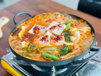 어우렁더우렁 생고기두루치기