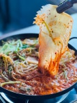 어우렁더우렁 생고기두루치기