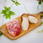 돌담위에흑돼지