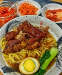김기룽쟝족발덮밥 홍대점