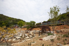 산아민박