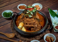 본감자탕 강동산하점