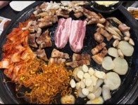 사랑방 뼈해장국 & 솥뚜껑 삼겹살