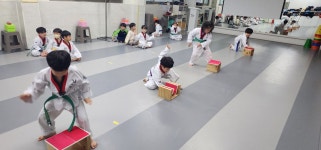 감사랑리더십태권도장