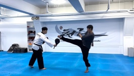천권성인태권도장