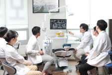 모아치과의원