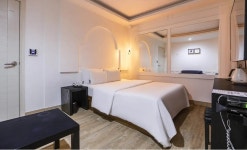 스카이 캐슬모텔