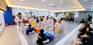 스타태권도장 산성관