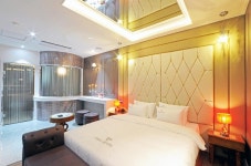 ZARA HOTEL 목포평화광장점
