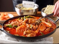 풍년닭도리탕 신촌직영점